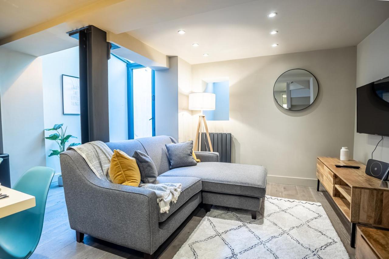 Modern Two Bedroom Apartment In Fulham By Sojo Stay London Kültér fotó